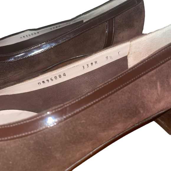 SALVATORE FERRAGAMO Vara Pump Low
Heel Suede and Patent Leather Size 9.5 C New - Picture 11 of 16